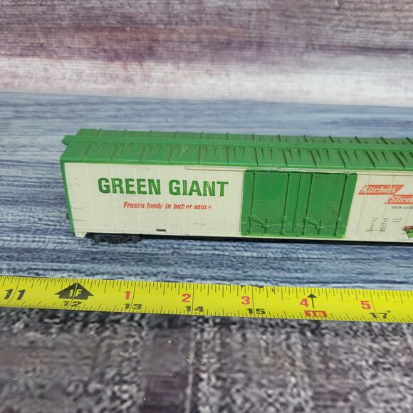 Vintage H.O scale Green Giant train boxcar green/white - Picture 6 of 9